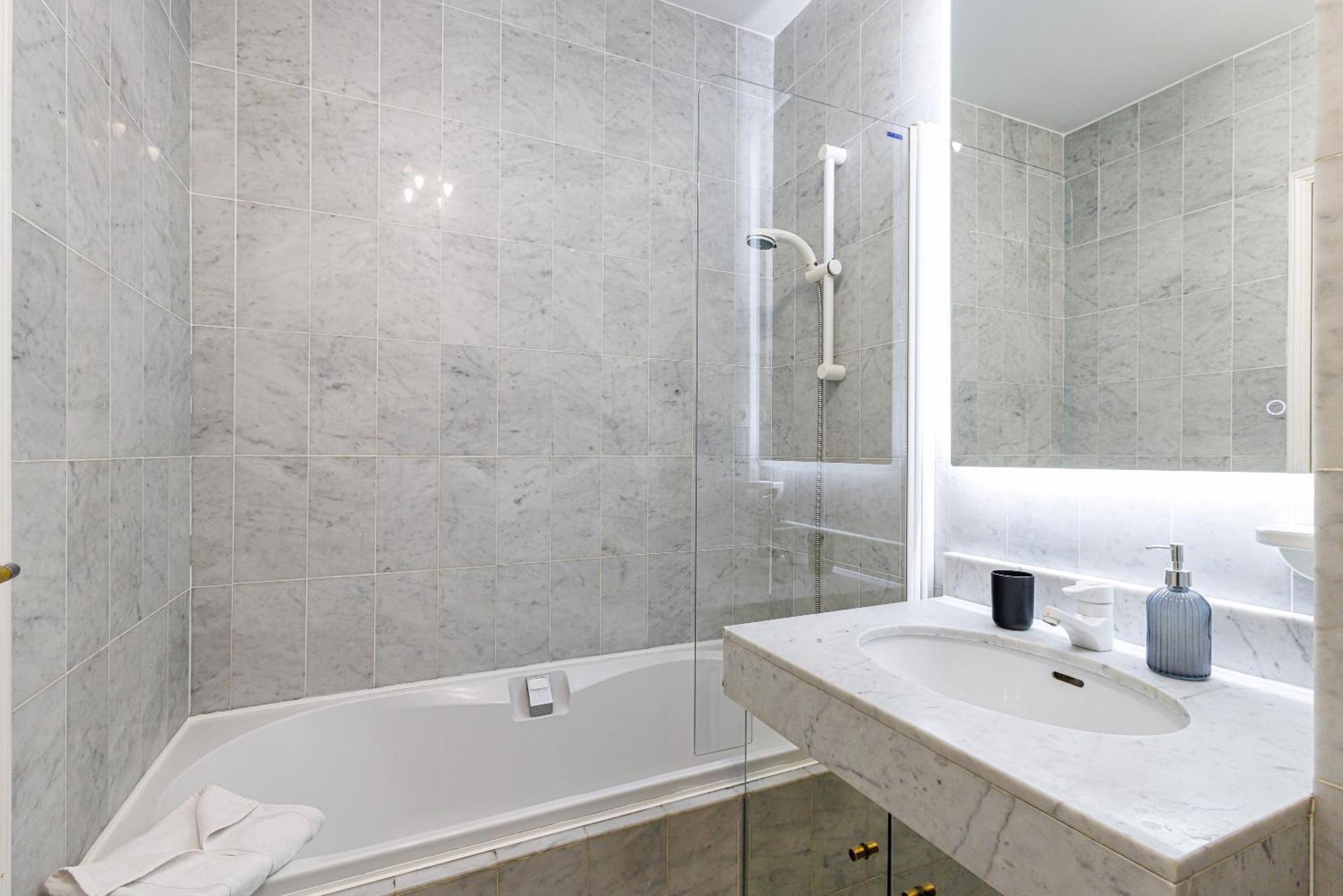 Le Victoria, Elegant T2 Au Bord Des Plages, Piscine, Sauna Menton Ngoại thất bức ảnh